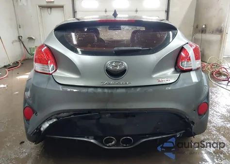 2015 Hyundai Veloster Turbo z USA, uszkodzony, nr VIN KMHTC6AE4FU237783